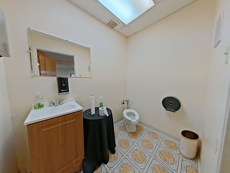 More Photos Of 3914 N 6th St, Philadelphia Religious Facility For Sale