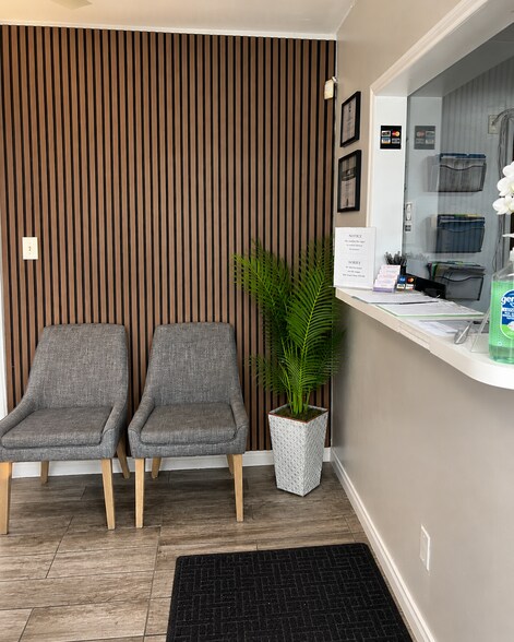 More Photos Of 7620 Lindley Ave, Reseda Medical For Lease