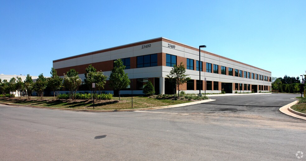 More Photos Of 23480 Rock Haven Way, Dulles Town Center Warehouse For Lease