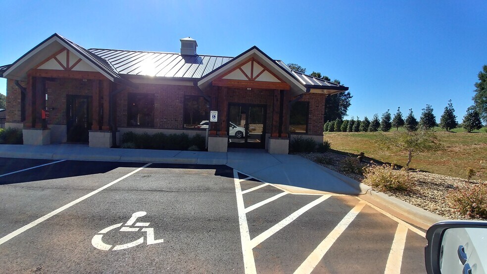 More Photos Of 6477 E NC 150 Hwy, Sherrills Ford Self Storage For Lease