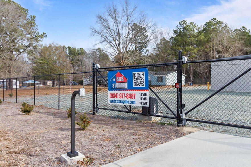More Photos Of 5102 Barbecue Church Rd, Sanford Self Storage For Sale