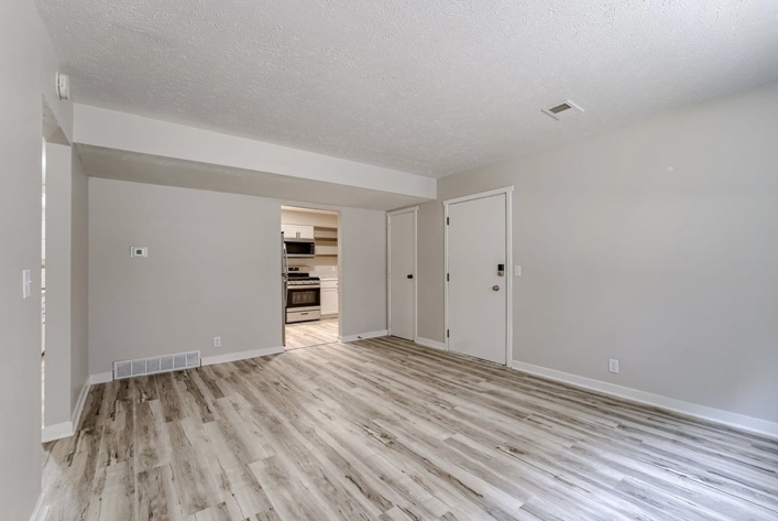 More Photos Of 1330-1334 S 30th Ave, Omaha Apartments For Sale
