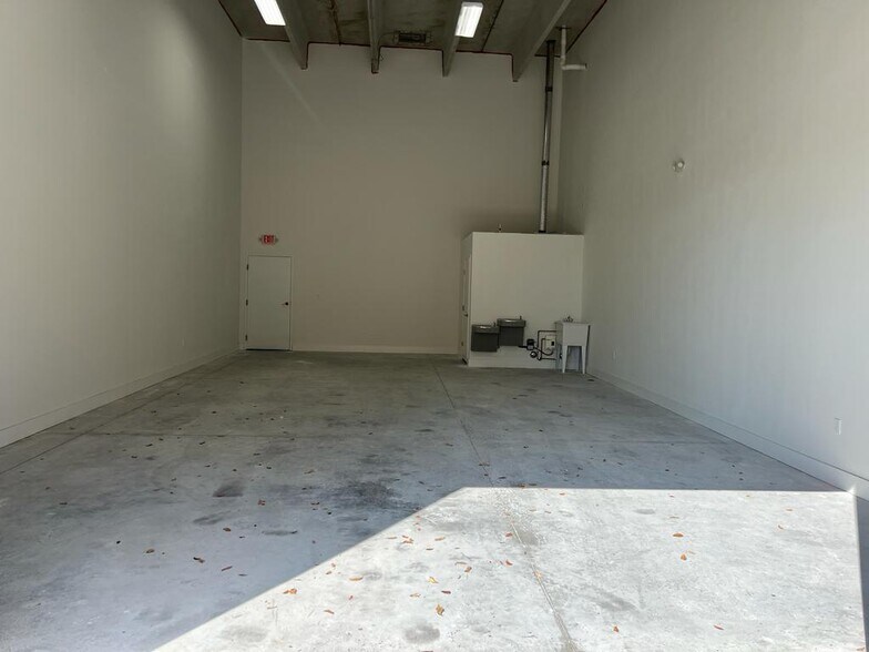 More Photos Of 13080 SW 248th St, Homestead Flex For Lease