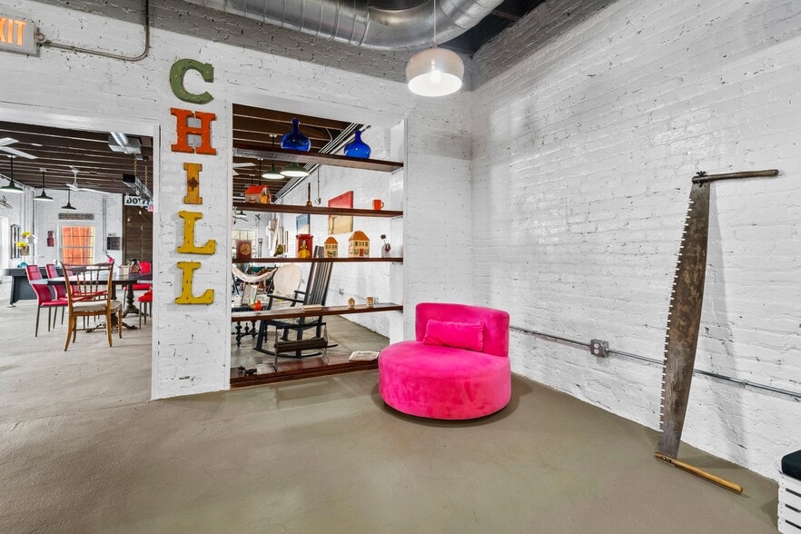 More Photos Of 123 S Railroad Ave, Dunn General Retail For Sale