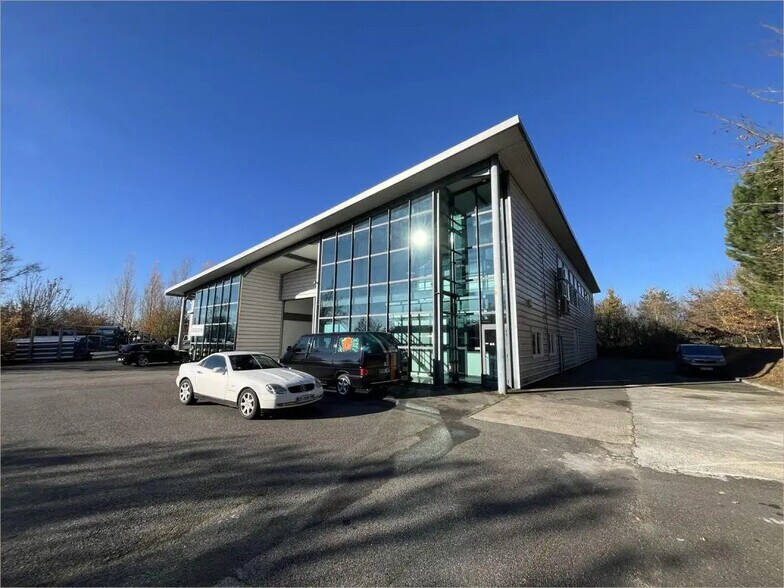 More Photos Of 11 Rue Du Cassé, Saint-Jean Flex For Lease