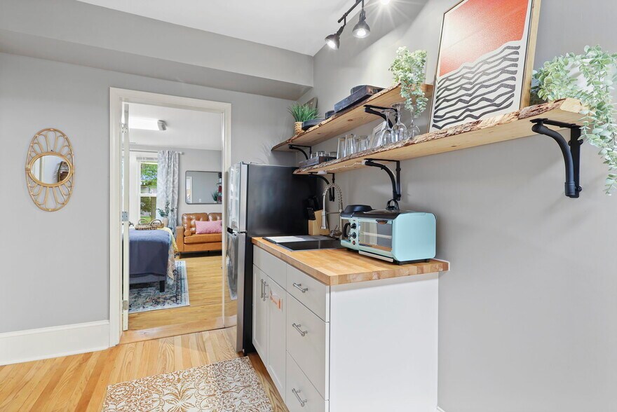 More Photos Of 100 S Railroad Ave, Damascus Apartments For Sale