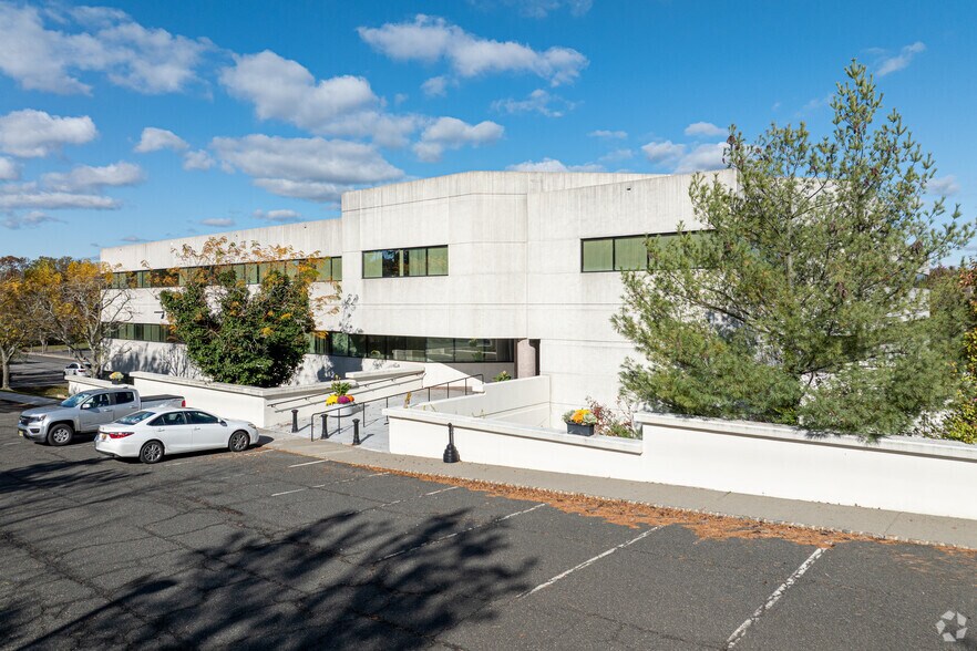 More Photos Of 645 Martinsville Rd, Bernards Township Office For Sale