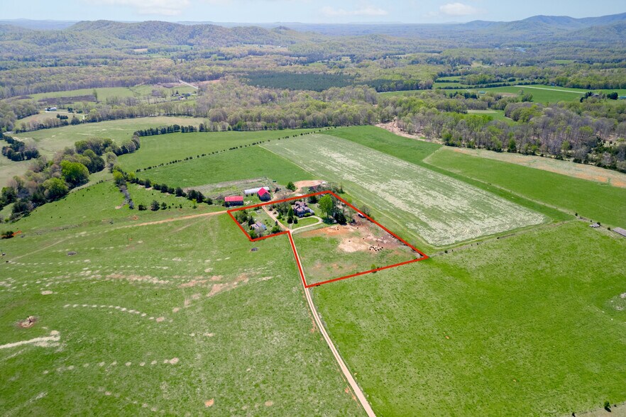 More Photos Of 2416 Lowesville Rd, Amherst Hospitality For Sale