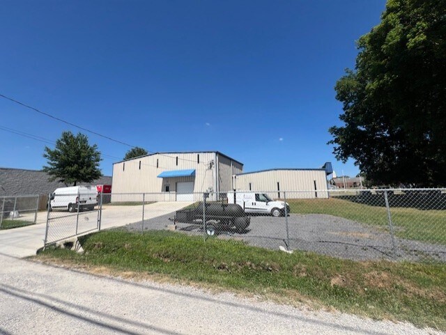 More Photos Of 1225 5th Ave SE, Decatur Warehouse For Sale