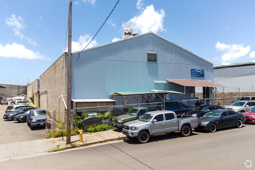 Primary Photo Of 2847 Awaawaloa St, Honolulu Industrial For Sale