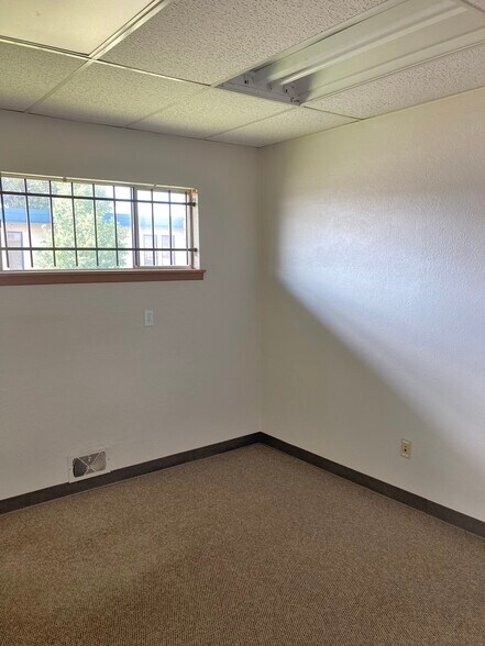 More Photos Of 2620 Yonkers St, Plainview Medical For Sale