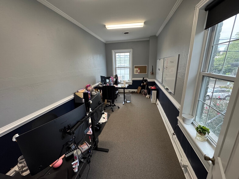 More Photos Of 51 E Lee St, Warrenton Storefront Retail Office For Sale