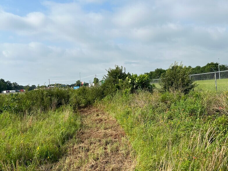 More Photos Of South US Hwy 79/84, Palestine Land For Sale