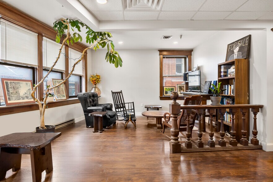 More Photos Of 82 N Pearl St, Albany Apartments For Sale