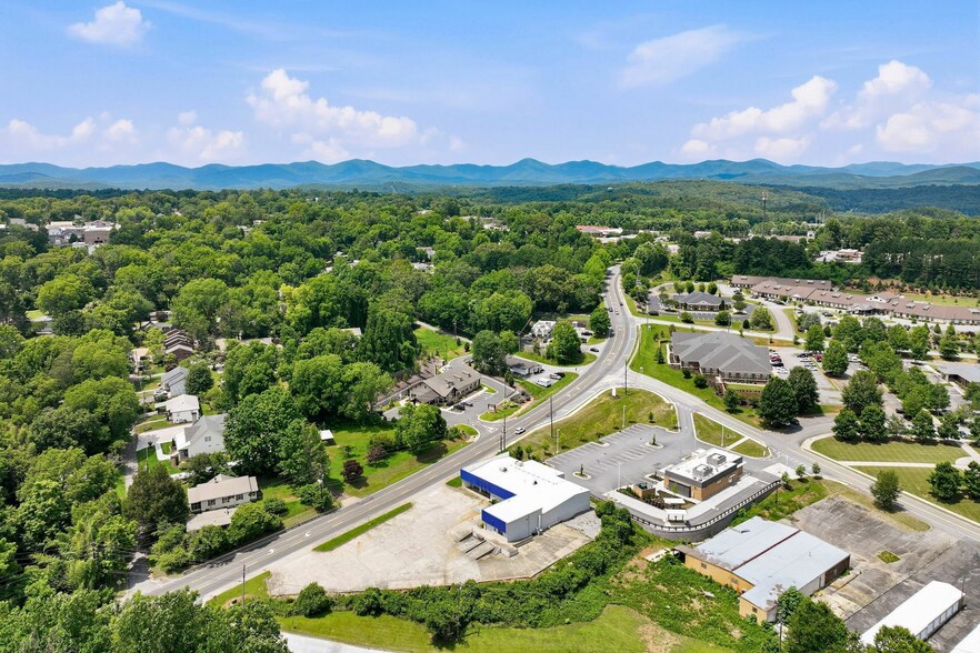 More Photos Of 146 Morrison Moore Pkwy E, Dahlonega Freestanding For Lease