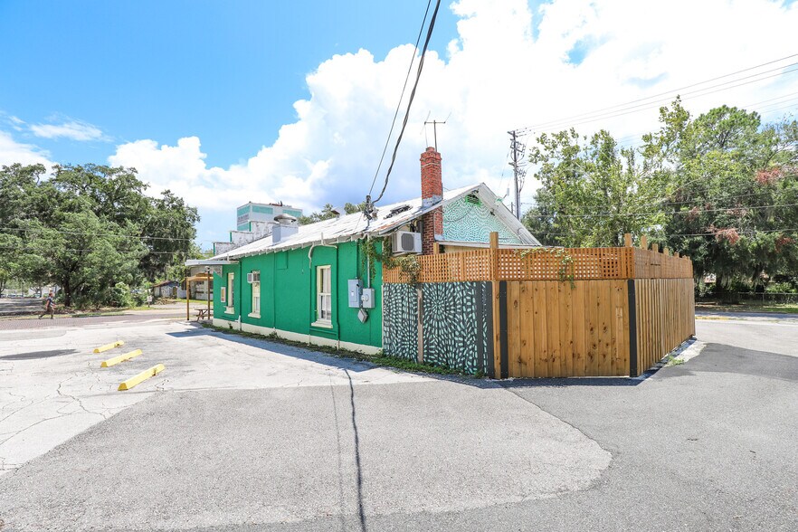 More Photos Of 436 SE 2nd St, Gainesville Restaurant For Lease