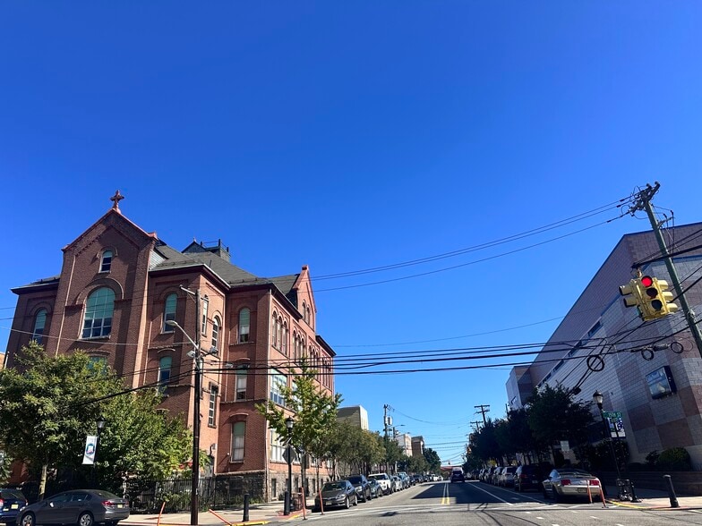 More Photos Of 1701 New York Ave, Union City Apartments For Sale