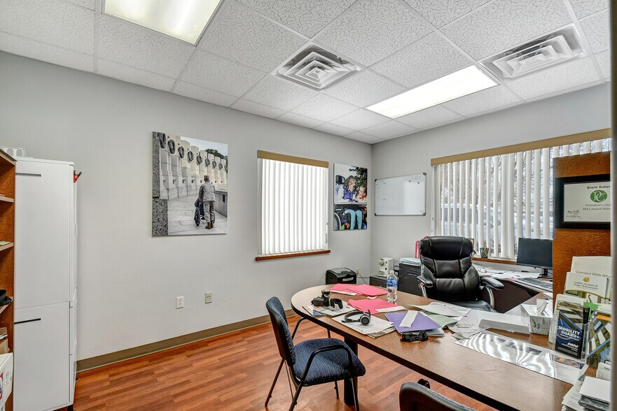 More Photos Of 844 Ontario Rd, Green Bay Showroom For Sale