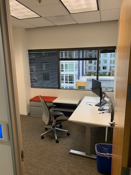 More Photos Of 900 Veterans Blvd, Redwood City Office For Lease
