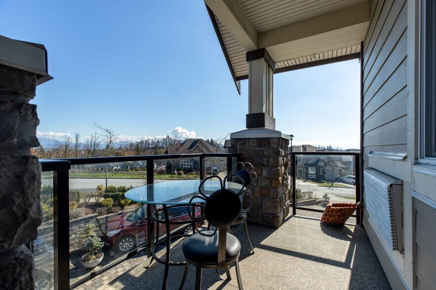 More Photos Of 2379 Chardonnay Ln, Abbotsford Hospitality For Sale
