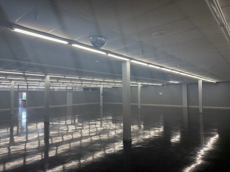 More Photos Of 706 W Baltimore St, Wilmington Storefront Retail Office For Lease