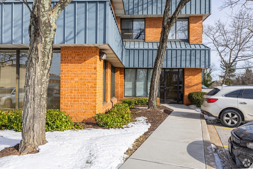 More Photos Of 1777 Reisterstown Rd, Pikesville Unknown For Lease