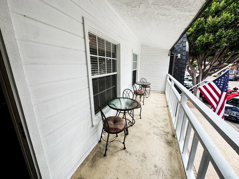 More Photos Of 224 Main St, Seal Beach Storefront For Lease