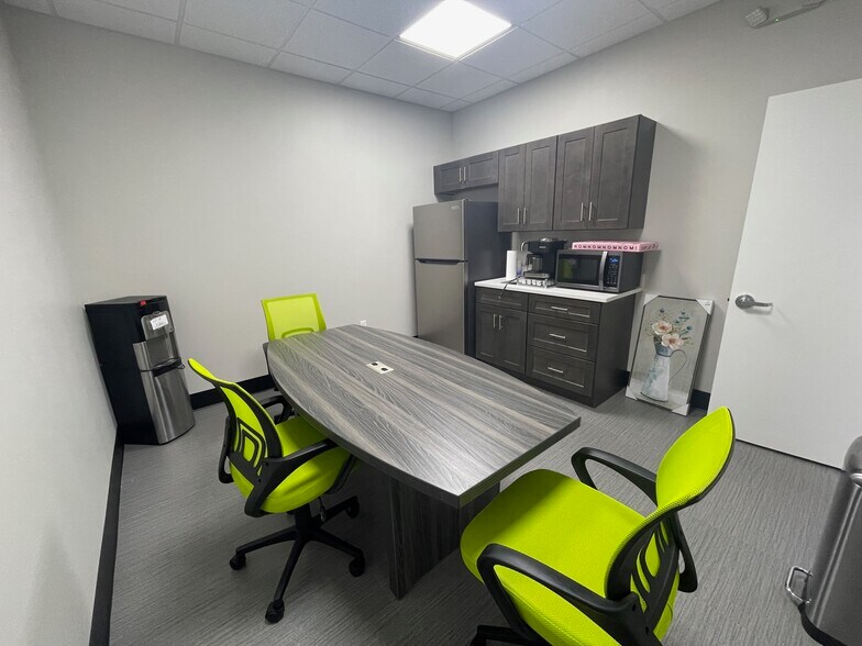 More Photos Of 31201 US Highway 19 N, Palm Harbor Coworking Space