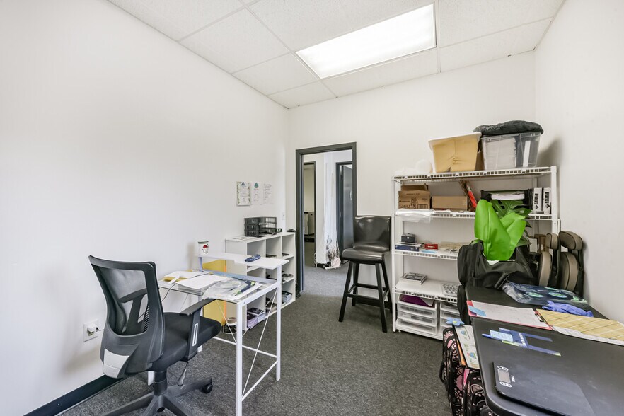 More Photos Of 20550 Townsen Blvd, Humble Loft Creative Space For Sale