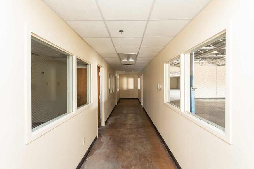 More Photos Of 2200 5th St, Wichita Falls Warehouse For Lease