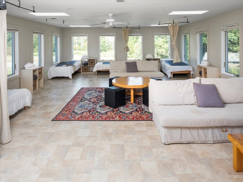 More Photos Of 3533 PA 2012, Union Dale Specialty For Sale