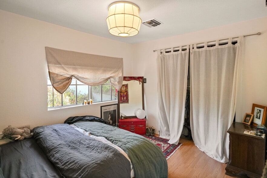 More Photos Of 2142 Baxter St, Los Angeles Apartments For Sale