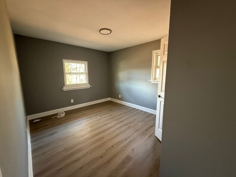 More Photos Of 2427 Carmine St, Charlotte Multifamily For Sale