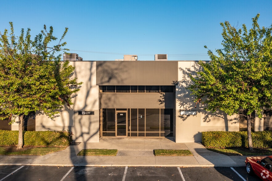 More Photos Of 3621 W MacArthur Blvd, Santa Ana Unknown For Lease