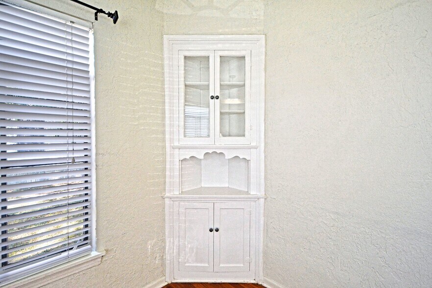 More Photos Of 268 E Mill St, New Braunfels Medical For Lease