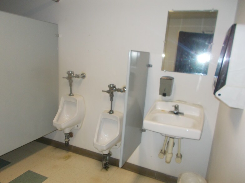 More Photos Of 3095 Kenskill Ave, Washington Court House Distribution For Lease