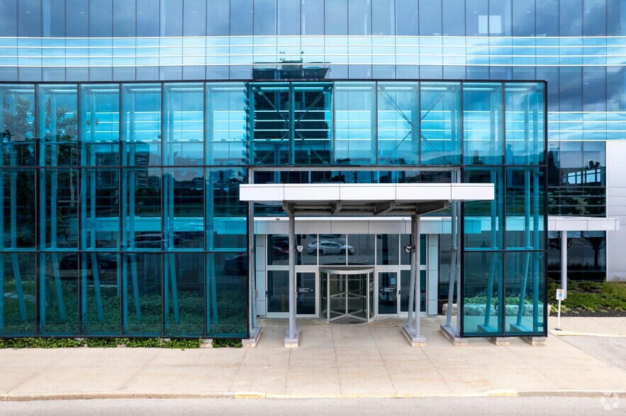 More Photos Of 50 Westmount Rd N, Waterloo Office For Lease