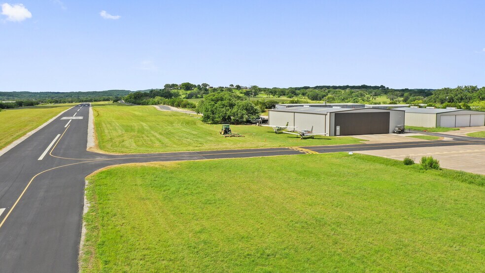 More Photos Of 101 Piper Ln, Spicewood Flex For Lease