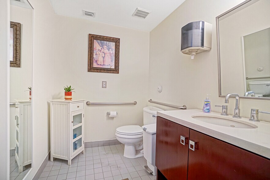 More Photos Of 8200-8358 NW 30th Ter, Doral Coworking Space