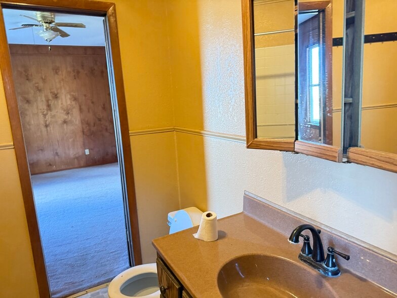 More Photos Of 12525 Old Highway 99, Seminole Warehouse For Sale