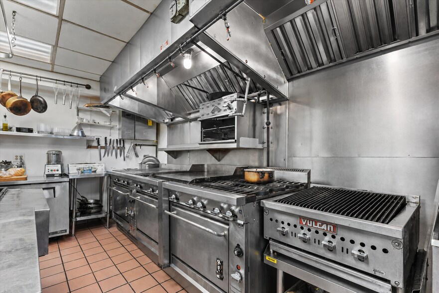 More Photos Of 17001 W Greenfield Ave, New Berlin Restaurant For Sale