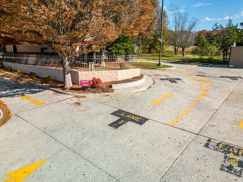 More Photos Of 2901 Candlers Mountain Rd, Lynchburg Fast Food For Sale