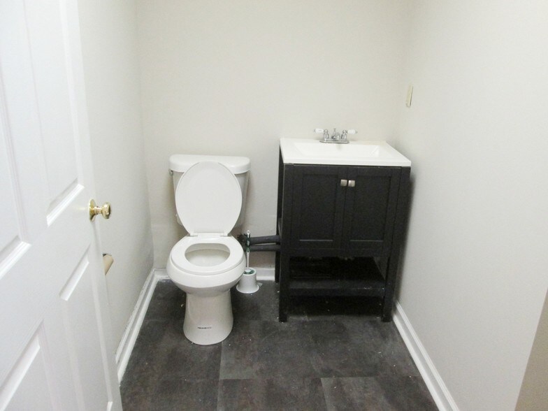 More Photos Of 3867 Holcomb Bridge Rd, Peachtree Corners Office For Lease