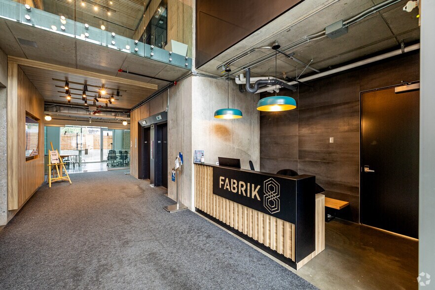 More Photos Of 7236 St Waverly, Montréal Office For Lease
