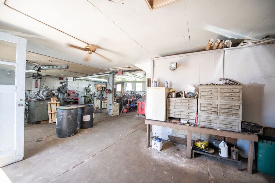 More Photos Of 1128 N Main St, Uhrichsville Manufacturing For Sale