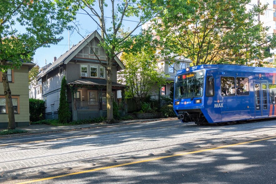 Primary Photo Of 1215 SW 18th Ave, Portland Office For Lease