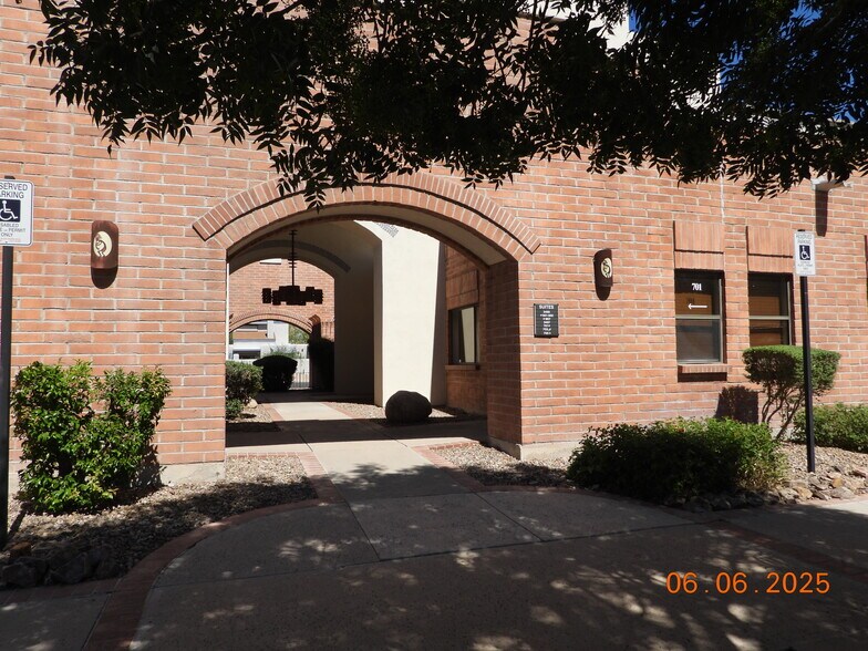 More Photos Of 3497 N Campbell Ave, Tucson Office For Lease