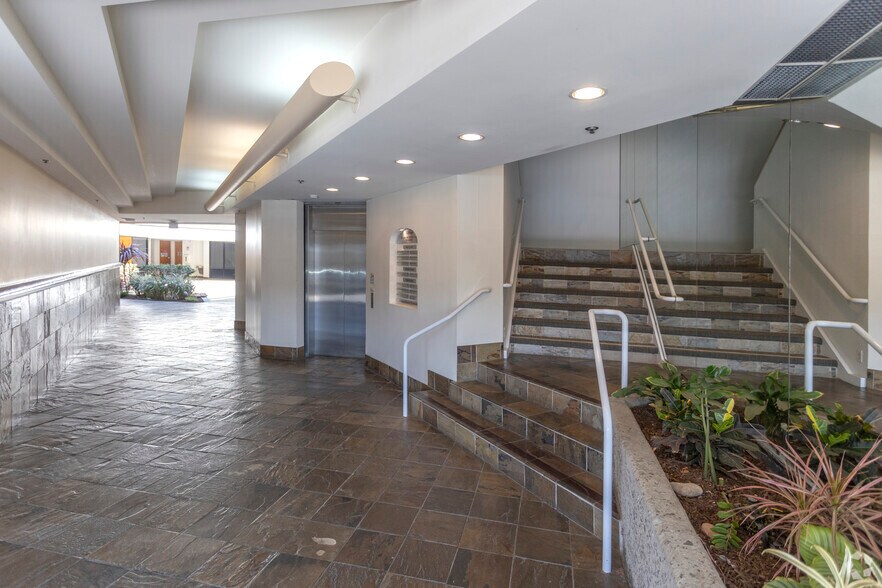 More Photos Of 7675 Dagget St, San Diego Office For Lease