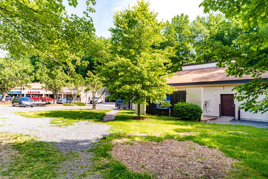 More Photos Of 2235 Soapstone Dr, Reston Freestanding For Lease