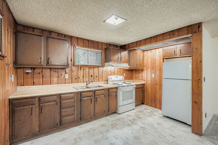 More Photos Of 1031 SW 122nd St, Seattle Apartments For Sale